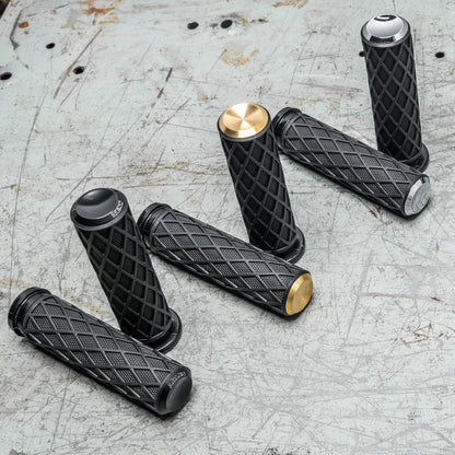 Arlen Ness Diamond Grips — Zwart — detail